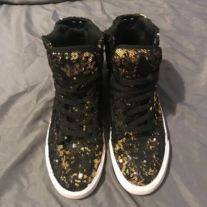 NEVER WORN SUPRA Hightops